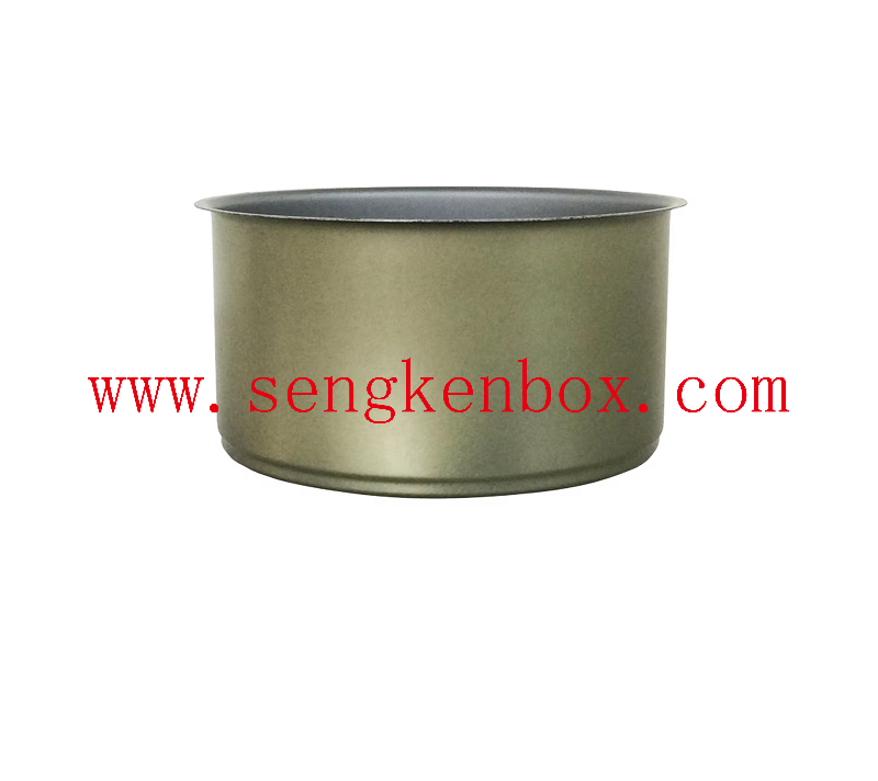 Empty metal tin can