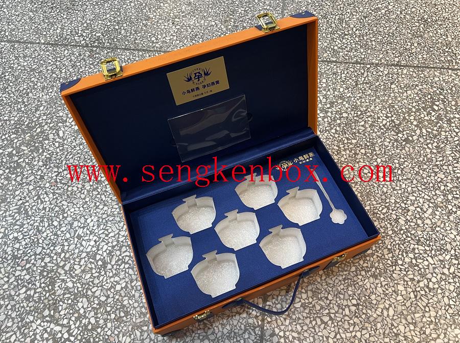 acrylic box with leather handle