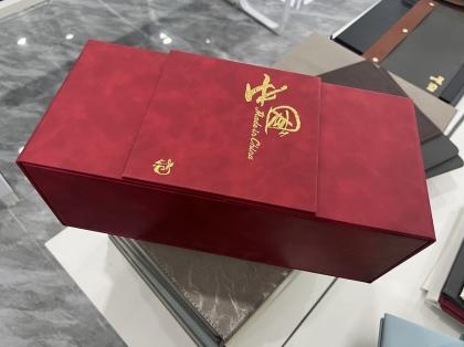 OEM and ODM Leather Handle Magnetic Snack Flip Lid Box Leather Box Printing For Sale